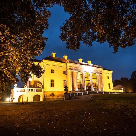Pakruojis Manor'S Palace Boutique Hotel Exterior photo
